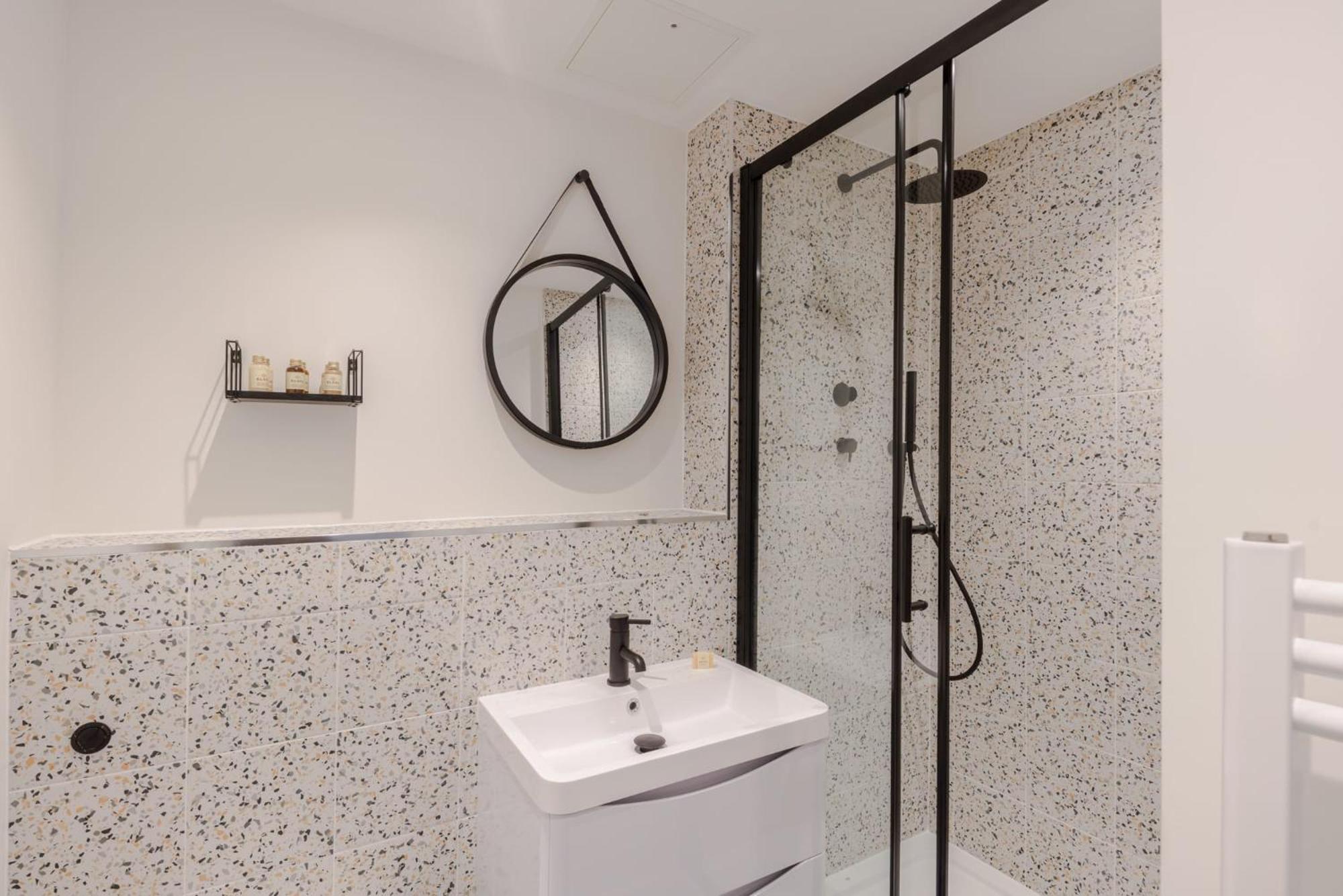 The Sensual Breeze - Fitzrovia - Frankie Says Apartment London Ngoại thất bức ảnh
